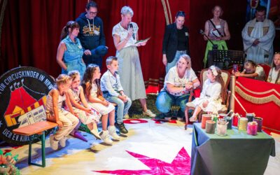 Finale im Zelt des Circus Ronelli